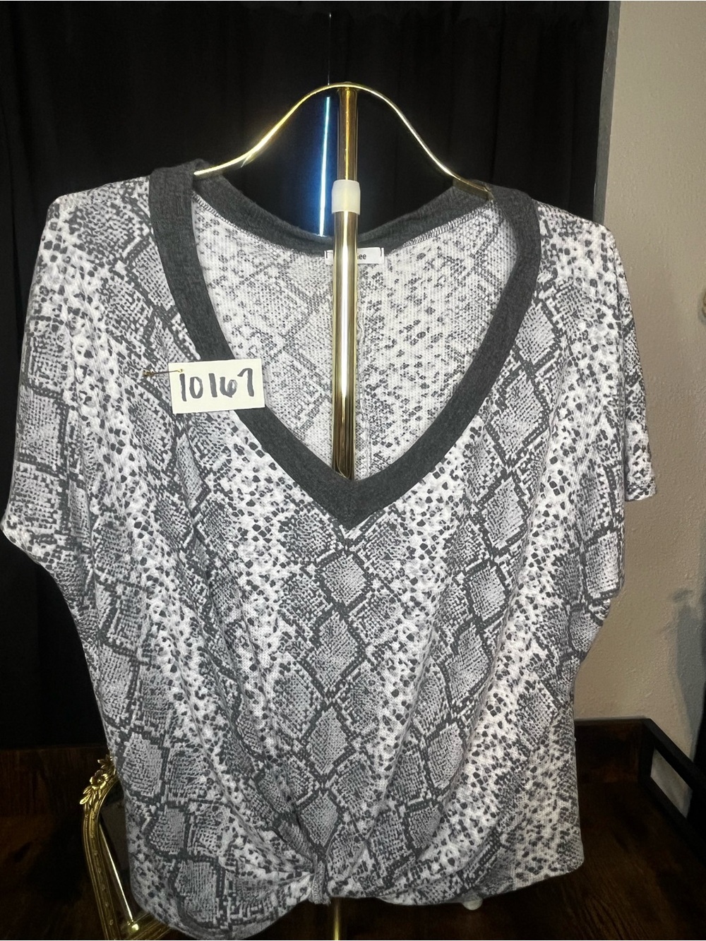 GeeGee Snakeskin Print Relaxed V-Neck Top Medium
